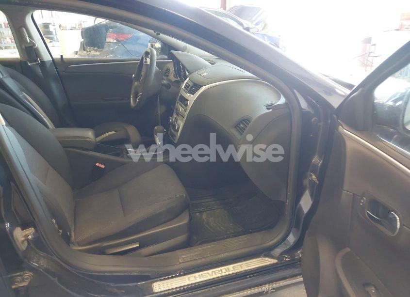 Photo 5 of 2011 Chevrolet Malibu 1LT (VIN 1G1ZC5E13BF297139)