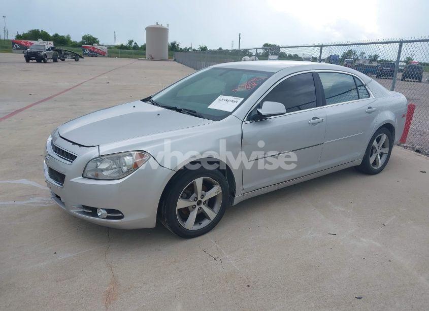 Photo 2 of 2011 Chevrolet Malibu 1LT (VIN 1G1ZC5E13BF328955)