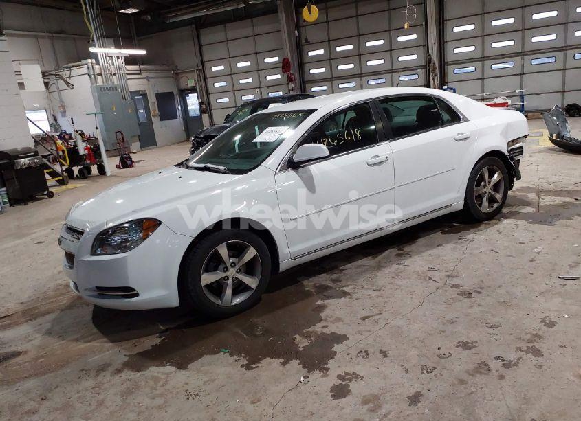 Photo 2 of 2011 Chevrolet Malibu 1LT (VIN 1G1ZC5E13BF333105)