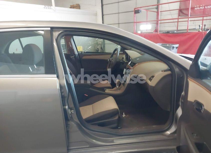 Photo 5 of 2011 Chevrolet Malibu 1LT (VIN 1G1ZC5E13BF336408)