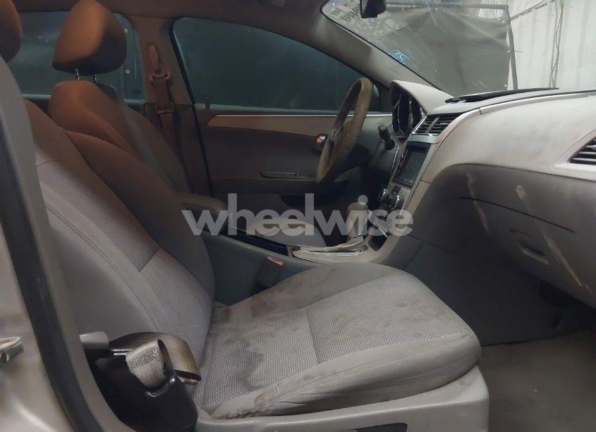 Photo 5 of 2011 Chevrolet Malibu 1LT (VIN 1G1ZC5E14BF137805)