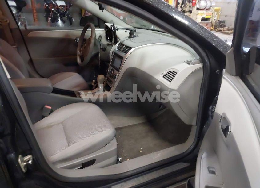 Photo 5 of 2011 Chevrolet Malibu 1LT (VIN 1G1ZC5E15BF109365)