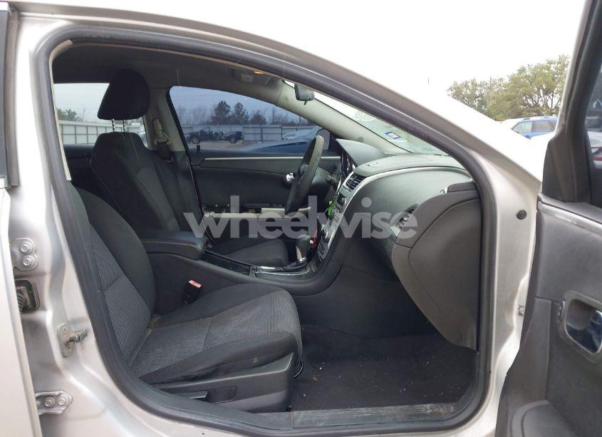 Photo 5 of 2011 Chevrolet Malibu 1LT (VIN 1G1ZC5E16BF103381)