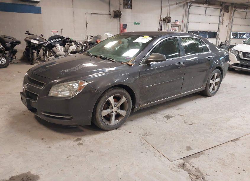 Photo 2 of 2011 Chevrolet Malibu 1LT (VIN 1G1ZC5E16BF153620)