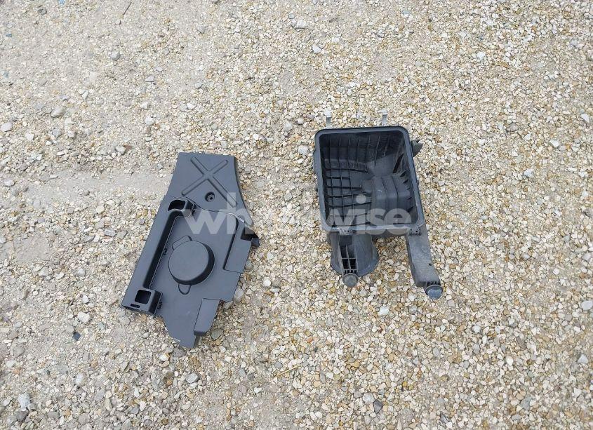 Photo 12 of 2011 Chevrolet Malibu 1LT (VIN 1G1ZC5E17BF280666)