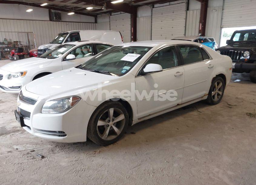 Photo 2 of 2011 Chevrolet Malibu 1LT (VIN 1G1ZC5E18BF118139)