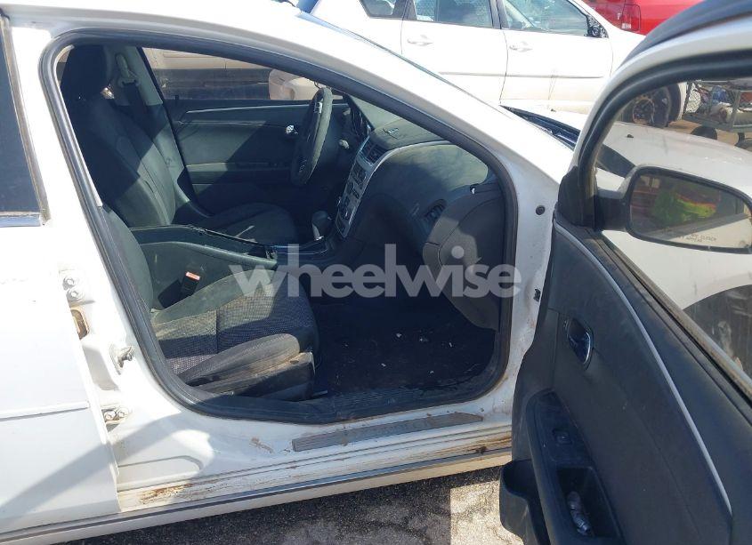 Photo 5 of 2011 Chevrolet Malibu 1LT (VIN 1G1ZC5E18BF166109)