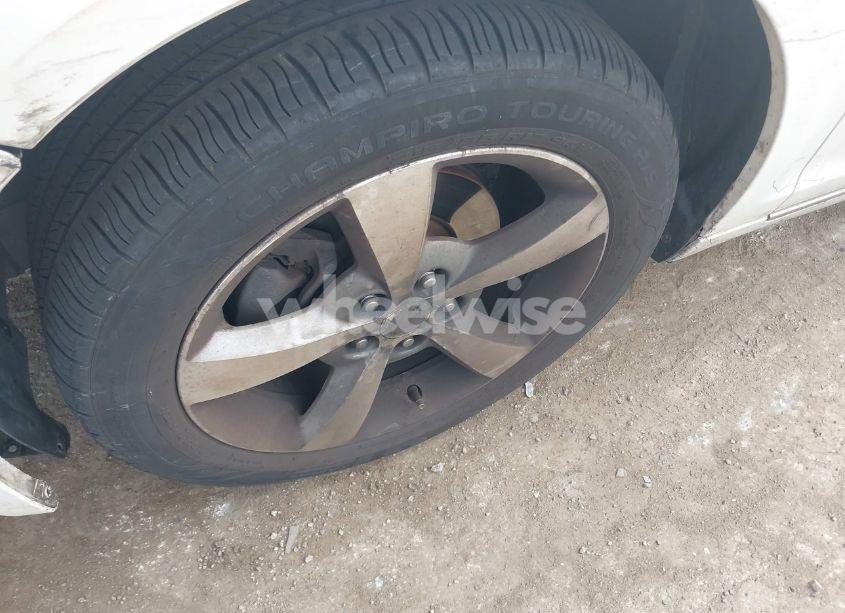 Photo 12 of 2011 Chevrolet Malibu 1LT (VIN 1G1ZC5E18BF387161)