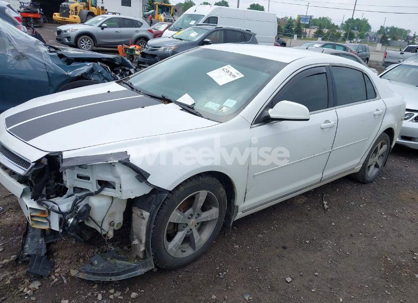 Photo 2 of 2011 Chevrolet Malibu 1LT (VIN 1G1ZC5E19BF140053)