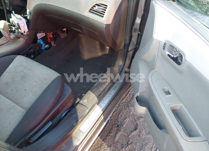 Photo 5 of 2011 Chevrolet Malibu 1LT (VIN 1G1ZC5E19BF250424)