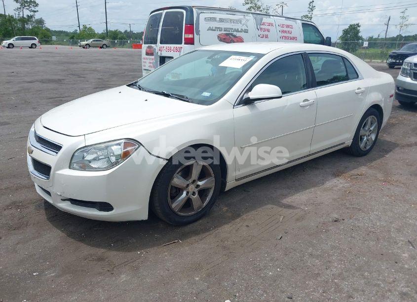 Photo 2 of 2011 Chevrolet Malibu 1LT (VIN 1G1ZC5E19BF348577)