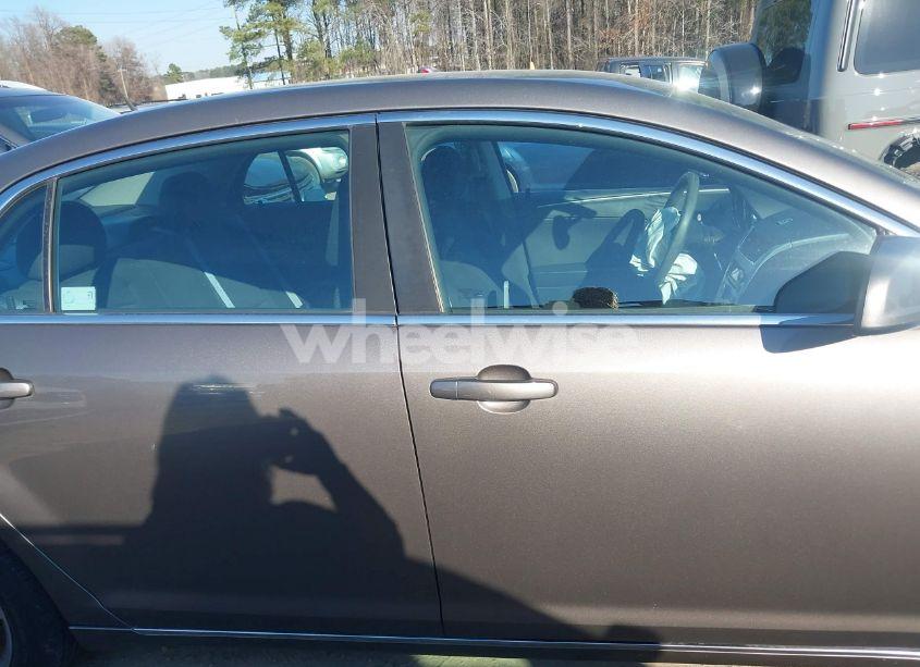 Photo 13 of 2011 Chevrolet Malibu 1LT (VIN 1G1ZC5E1XBF305446)