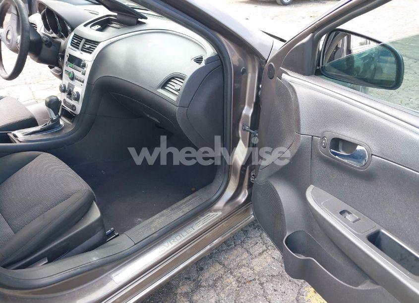 Photo 5 of 2010 Chevrolet Malibu LT (VIN 1G1ZC5EB1AF260209)