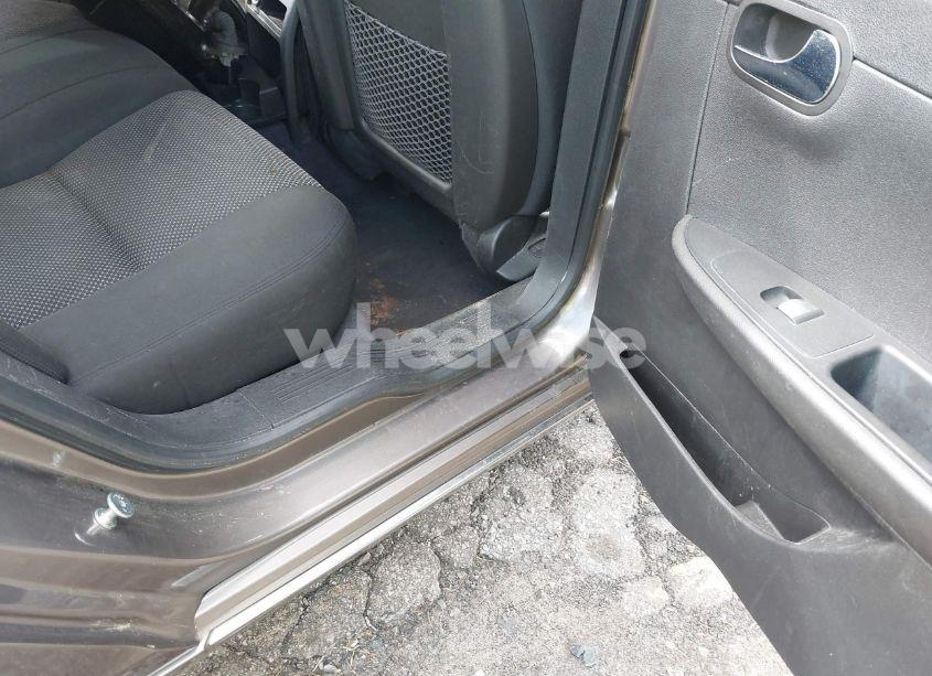 Photo 8 of 2010 Chevrolet Malibu LT (VIN 1G1ZC5EB1AF260209)