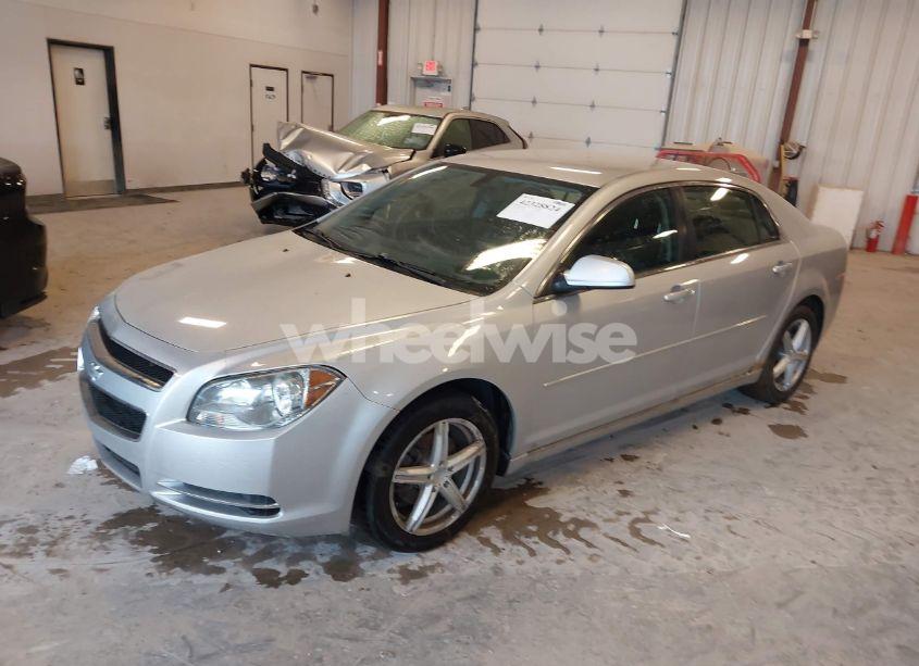 Photo 2 of 2010 Chevrolet Malibu LT (VIN 1G1ZC5EB2AF110075)