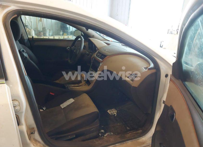 Photo 5 of 2010 Chevrolet Malibu LT (VIN 1G1ZC5EB5A4116951)