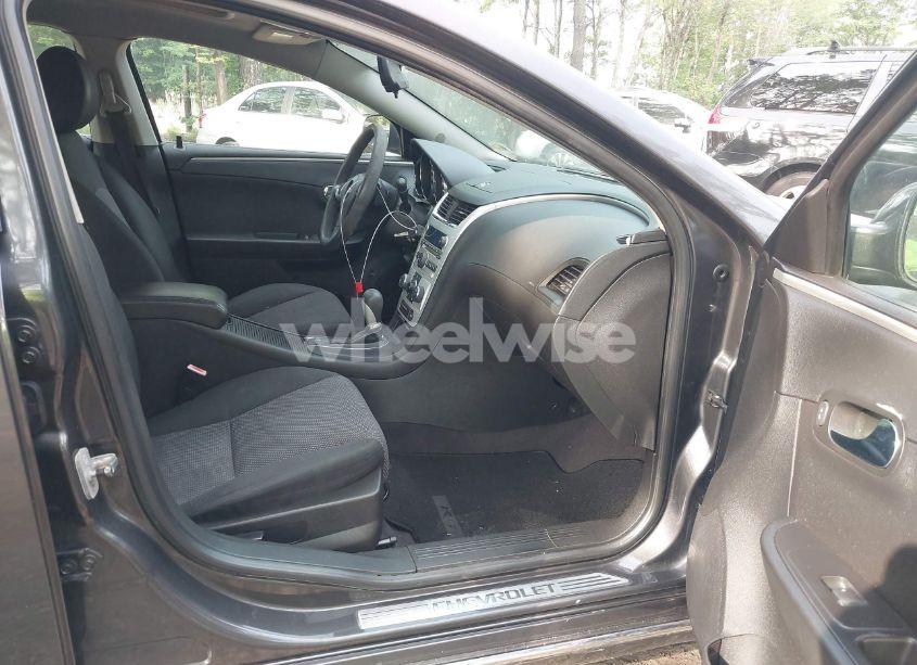 Photo 5 of 2010 Chevrolet Malibu LT (VIN 1G1ZC5EB8AF296009)