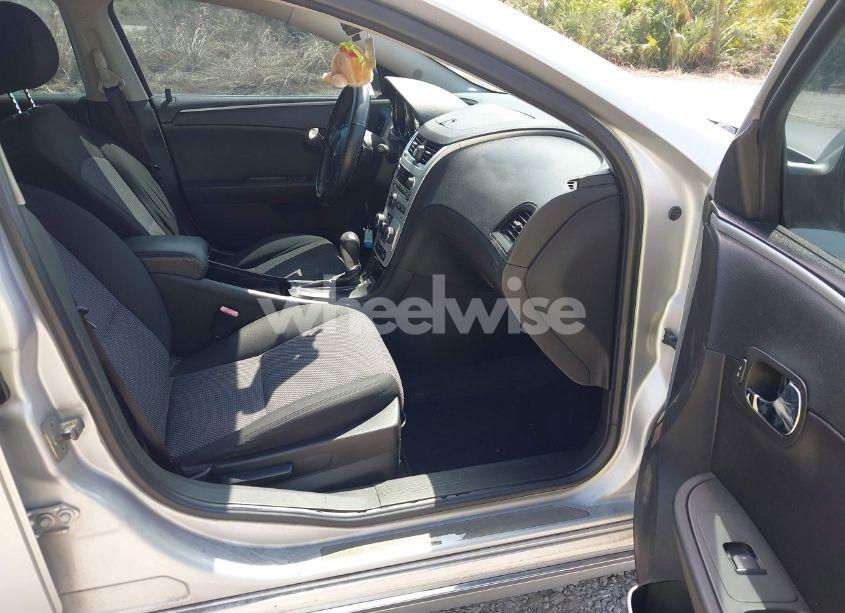 Photo 5 of 2010 Chevrolet Malibu LT (VIN 1G1ZC5EB9AF313996)