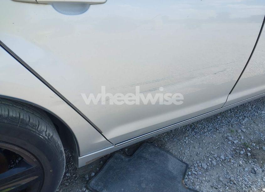 Photo 6 of 2010 Chevrolet Malibu LT (VIN 1G1ZC5EB9AF313996)