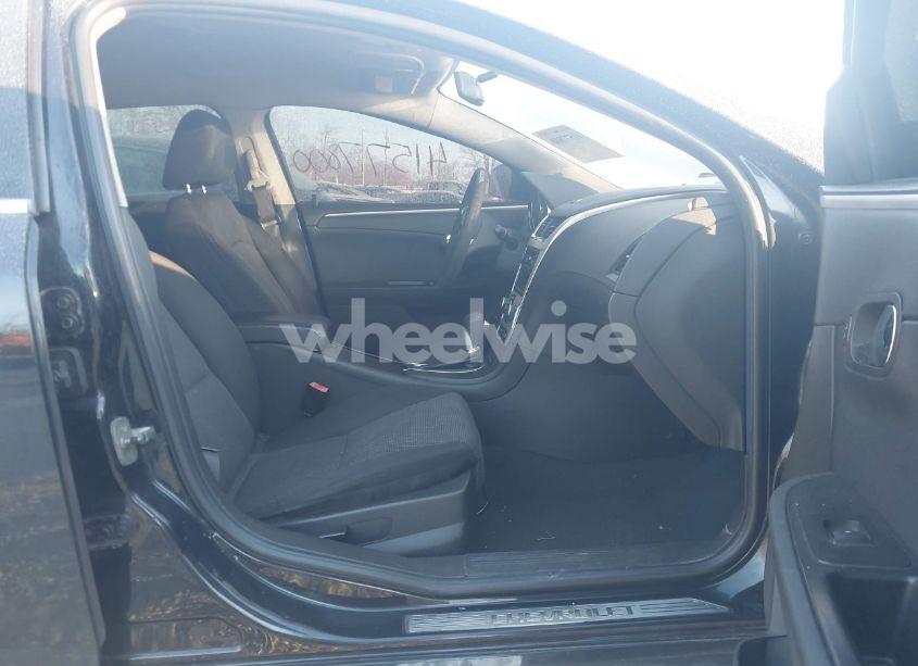 Photo 5 of 2011 Chevrolet Malibu 1LT (VIN 1G1ZC5EU1BF146732)