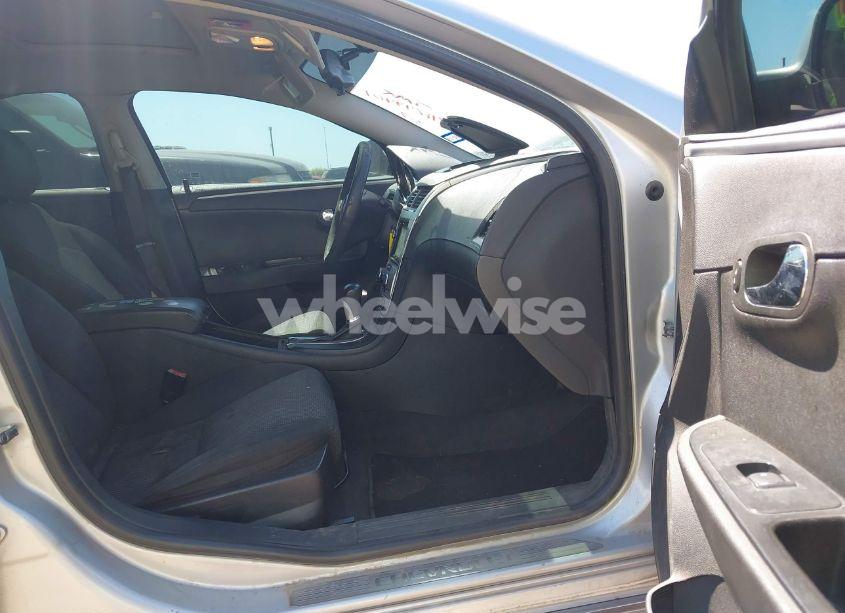 Photo 5 of 2011 Chevrolet Malibu 1LT (VIN 1G1ZC5EU4BF332975)