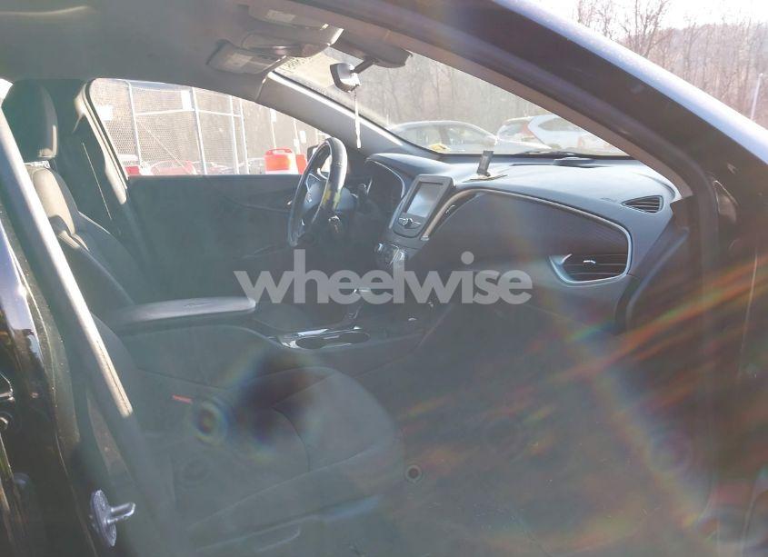 Photo 5 of 2016 Chevrolet Malibu 1FL (VIN 1G1ZC5ST0GF188408)