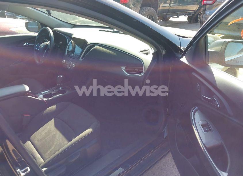 Photo 5 of 2019 Chevrolet Malibu 1FL (VIN 1G1ZC5ST0KF182276)