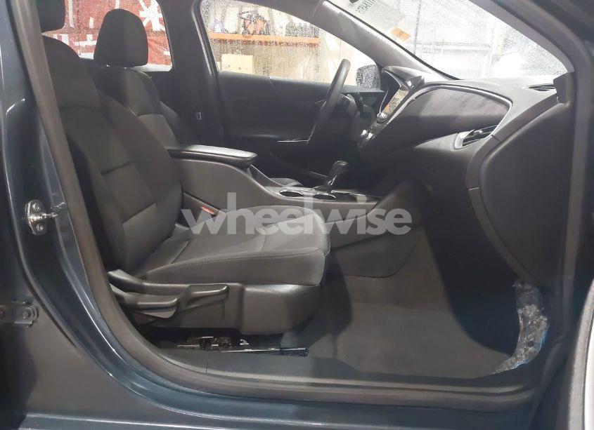 Photo 5 of 2020 Chevrolet Malibu FWD 1FL (VIN 1G1ZC5ST1LF101867)