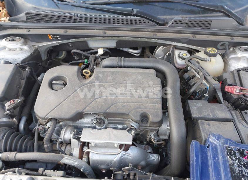 Photo 10 of 2021 Chevrolet Malibu FWD 1FL (VIN 1G1ZC5ST1MF009224)