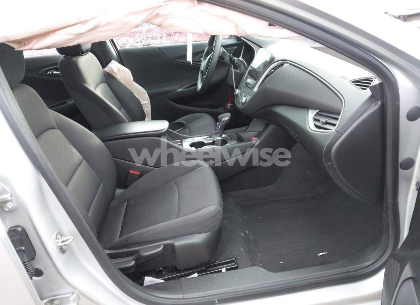 Photo 5 of 2021 Chevrolet Malibu FWD 1FL (VIN 1G1ZC5ST1MF082268)