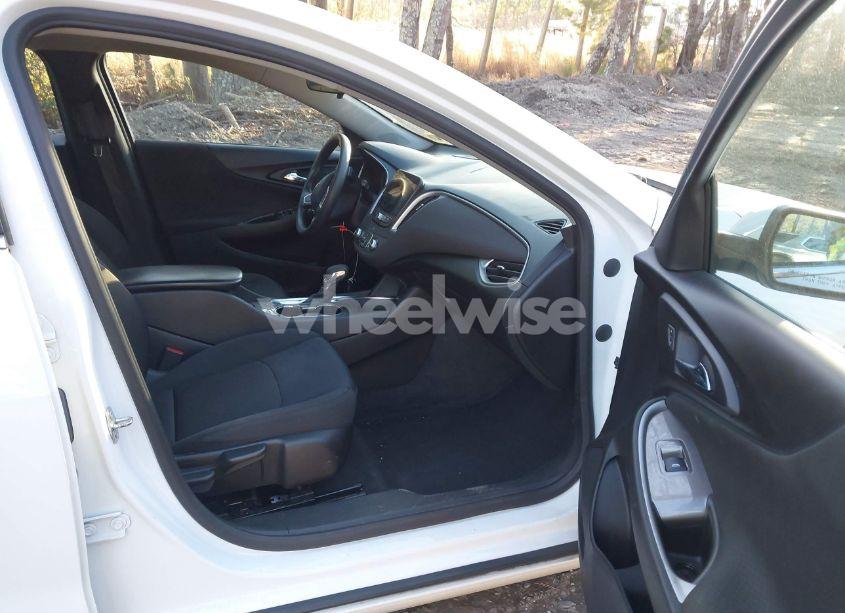 Photo 5 of 2021 Chevrolet Malibu FWD 1FL (VIN 1G1ZC5ST1MF087695)