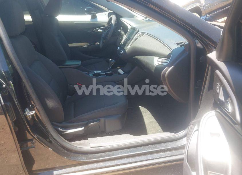 Photo 5 of 2017 Chevrolet Malibu 1FL (VIN 1G1ZC5ST2HF261103)