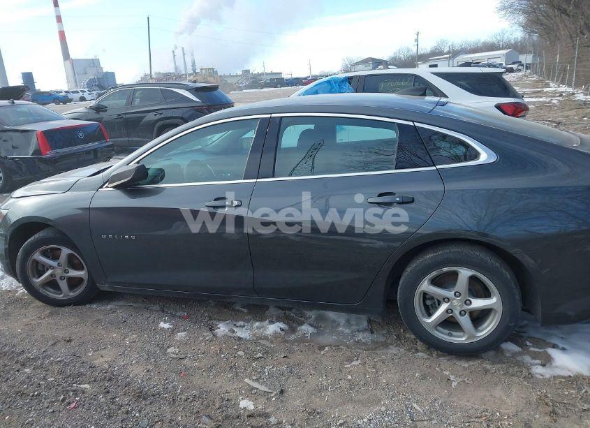 Photo 14 of 2018 Chevrolet Malibu 1FL (VIN 1G1ZC5ST2JF210447)