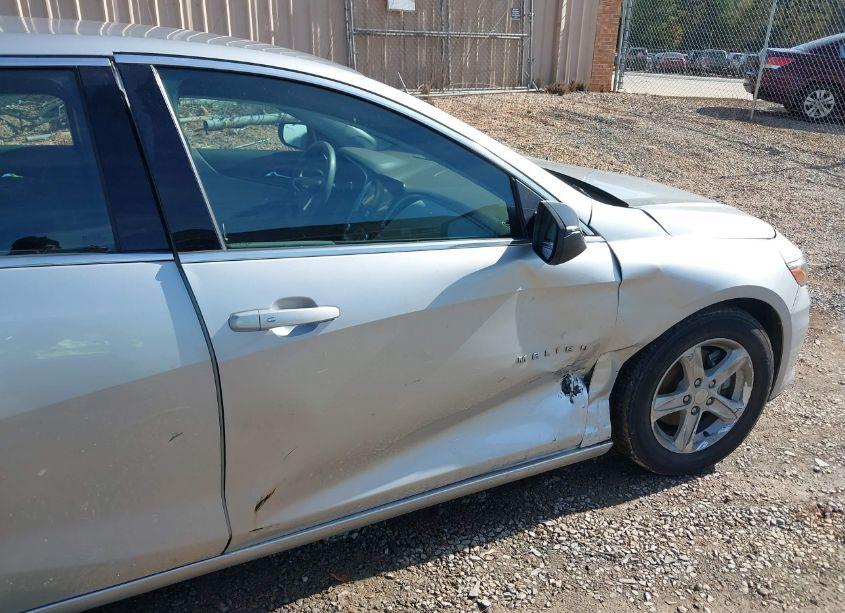 Photo 6 of 2020 Chevrolet Malibu FWD 1FL (VIN 1G1ZC5ST2LF107175)