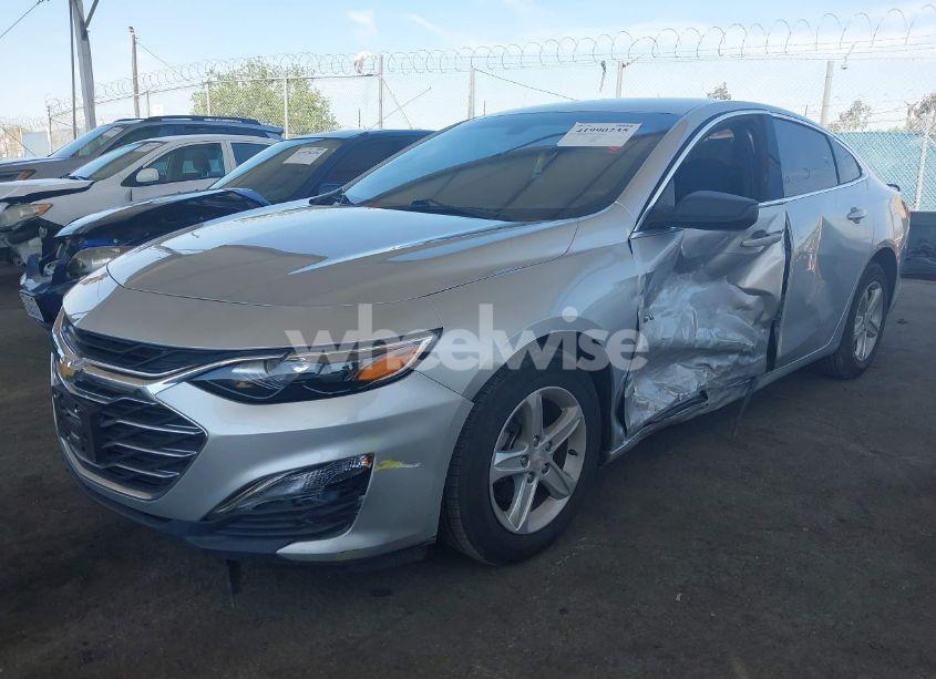 Photo 2 of 2021 Chevrolet Malibu FWD 1FL (VIN 1G1ZC5ST2MF039980)