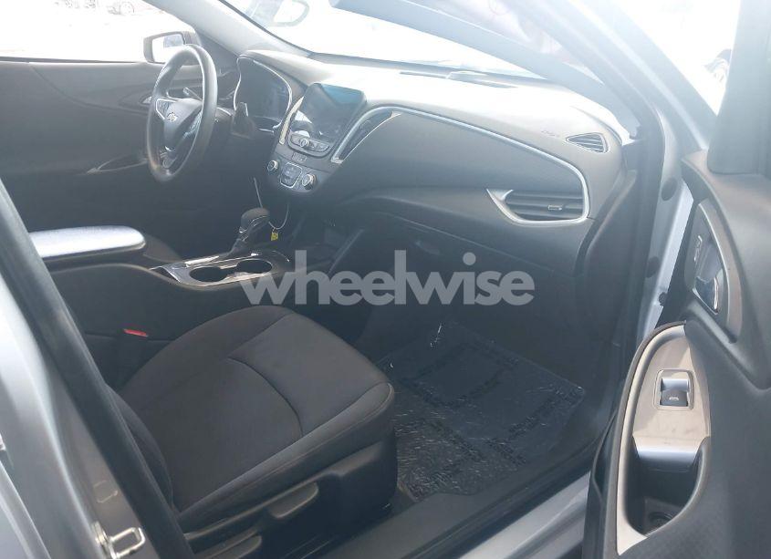 Photo 5 of 2021 Chevrolet Malibu FWD 1FL (VIN 1G1ZC5ST2MF039980)