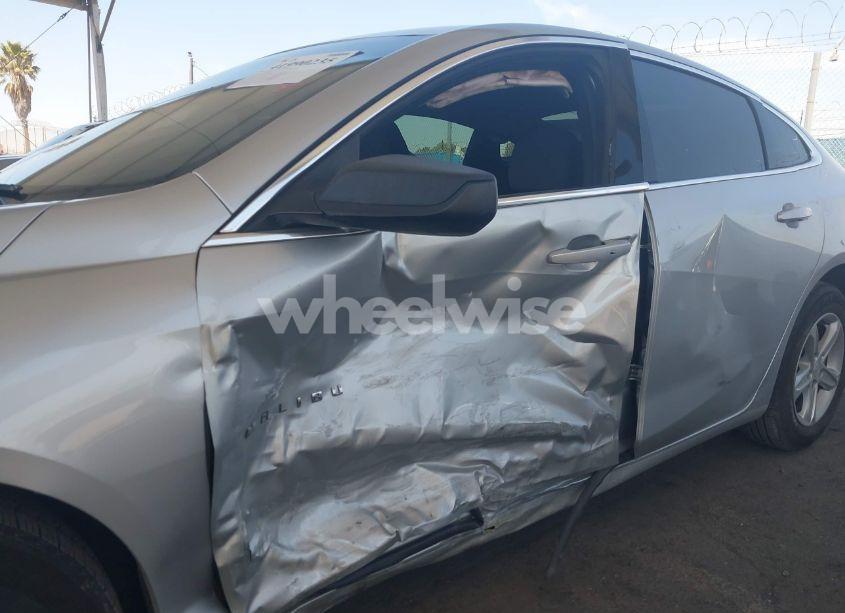 Photo 6 of 2021 Chevrolet Malibu FWD 1FL (VIN 1G1ZC5ST2MF039980)