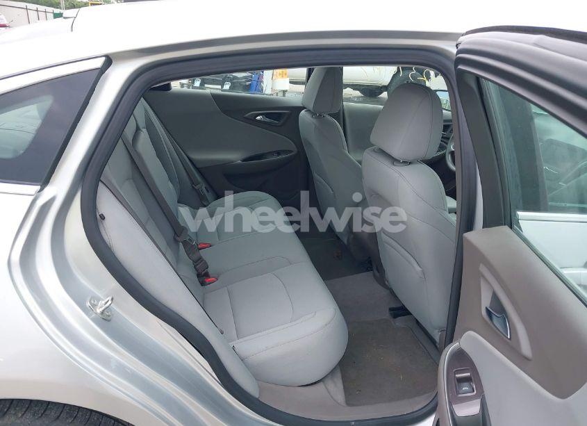 Photo 8 of 2018 Chevrolet Malibu 1FL (VIN 1G1ZC5ST3JF100006)