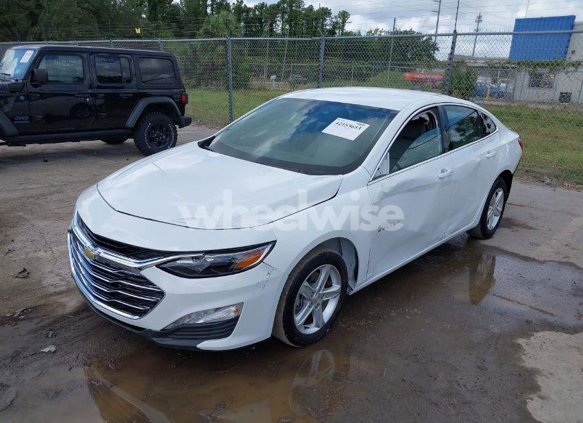 Photo 2 of 2024 Chevrolet Malibu FWD 1FL (VIN 1G1ZC5ST3RF226197)