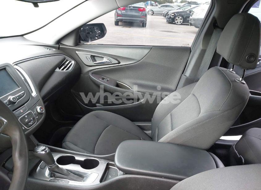 Photo 5 of 2017 Chevrolet Malibu 1FL (VIN 1G1ZC5ST4HF103121)