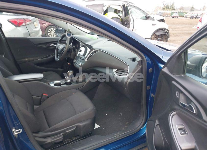 Photo 5 of 2019 Chevrolet Malibu 1FL (VIN 1G1ZC5ST4KF180613)