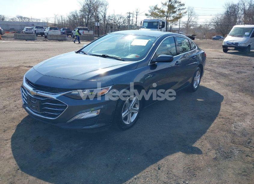 Photo 2 of 2019 Chevrolet Malibu 1FL (VIN 1G1ZC5ST4KF191014)