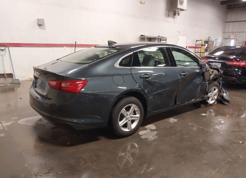 Photo 4 of 2020 Chevrolet Malibu FWD 1FL (VIN 1G1ZC5ST4LF106979)