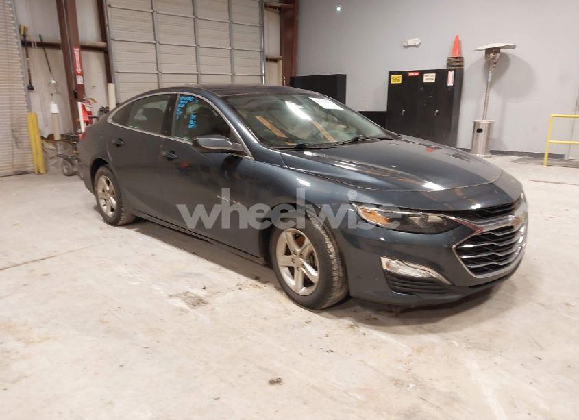 2020 Chevrolet Malibu FWD 1FL (VIN 1G1ZC5ST4LF142767) main photo