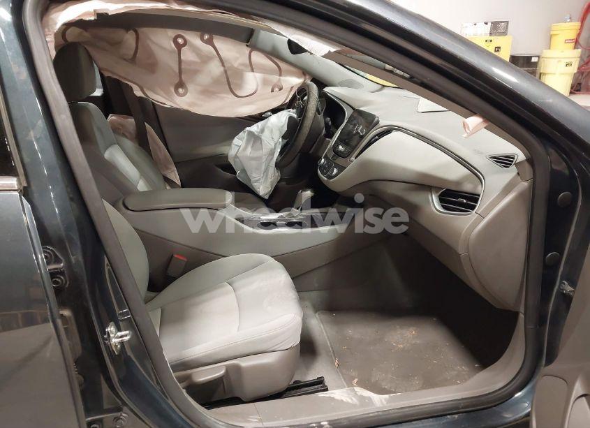 Photo 5 of 2020 Chevrolet Malibu FWD 1FL (VIN 1G1ZC5ST4LF142767)