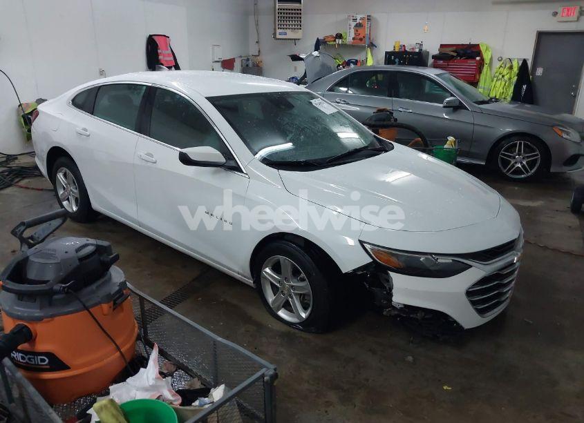2021 Chevrolet Malibu FWD 1FL (VIN 1G1ZC5ST4MF085276) main photo