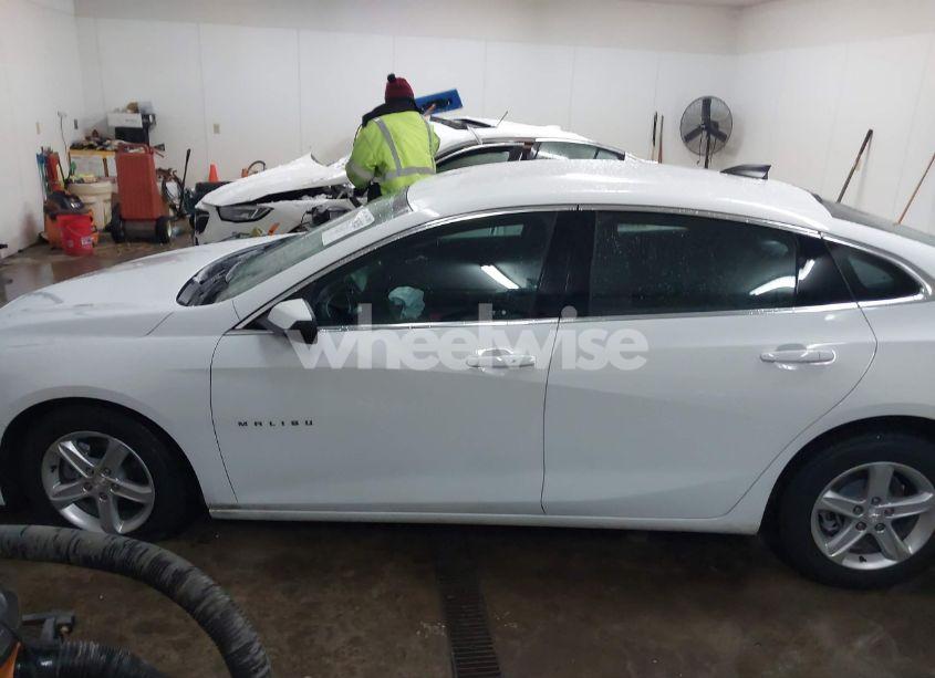 Photo 15 of 2021 Chevrolet Malibu FWD 1FL (VIN 1G1ZC5ST4MF085276)