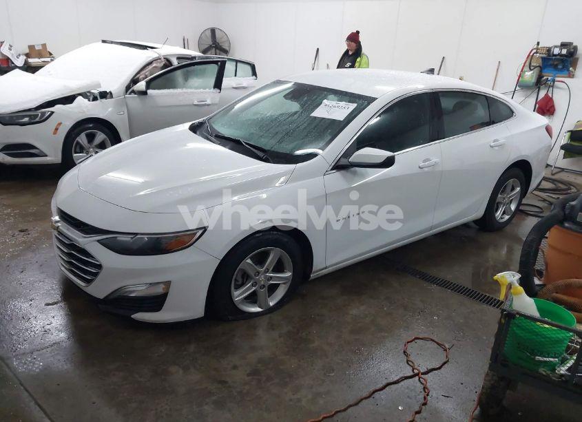 Photo 2 of 2021 Chevrolet Malibu FWD 1FL (VIN 1G1ZC5ST4MF085276)