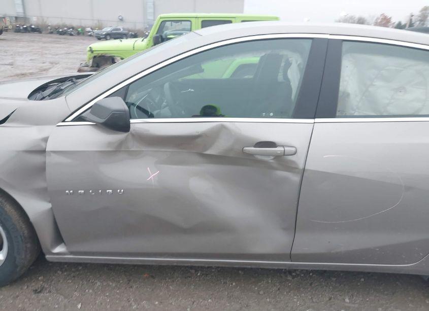 Photo 6 of 2023 Chevrolet Malibu FWD 1FL (VIN 1G1ZC5ST4PF118099)