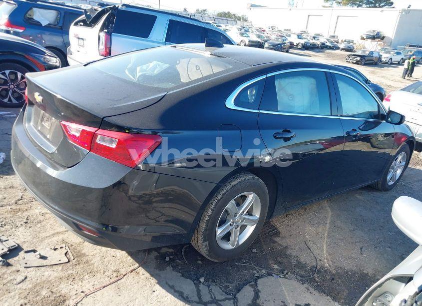 Photo 4 of 2022 Chevrolet Malibu FWD 1FL (VIN 1G1ZC5ST5NF184108)